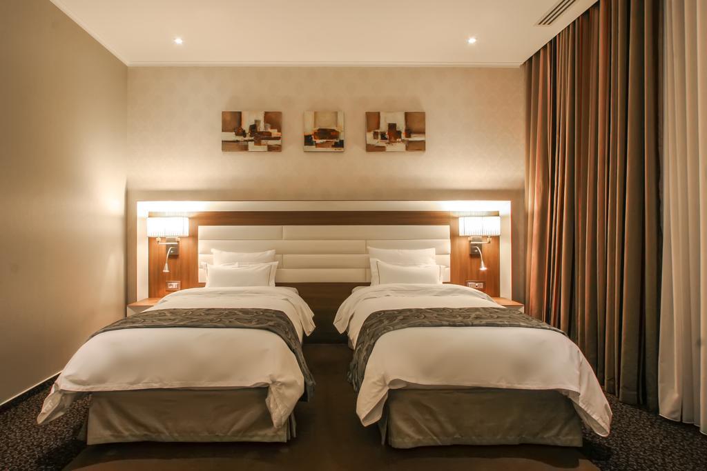 Premier Palace Spa Hotel Bucarest Exterior foto A room at the hotel