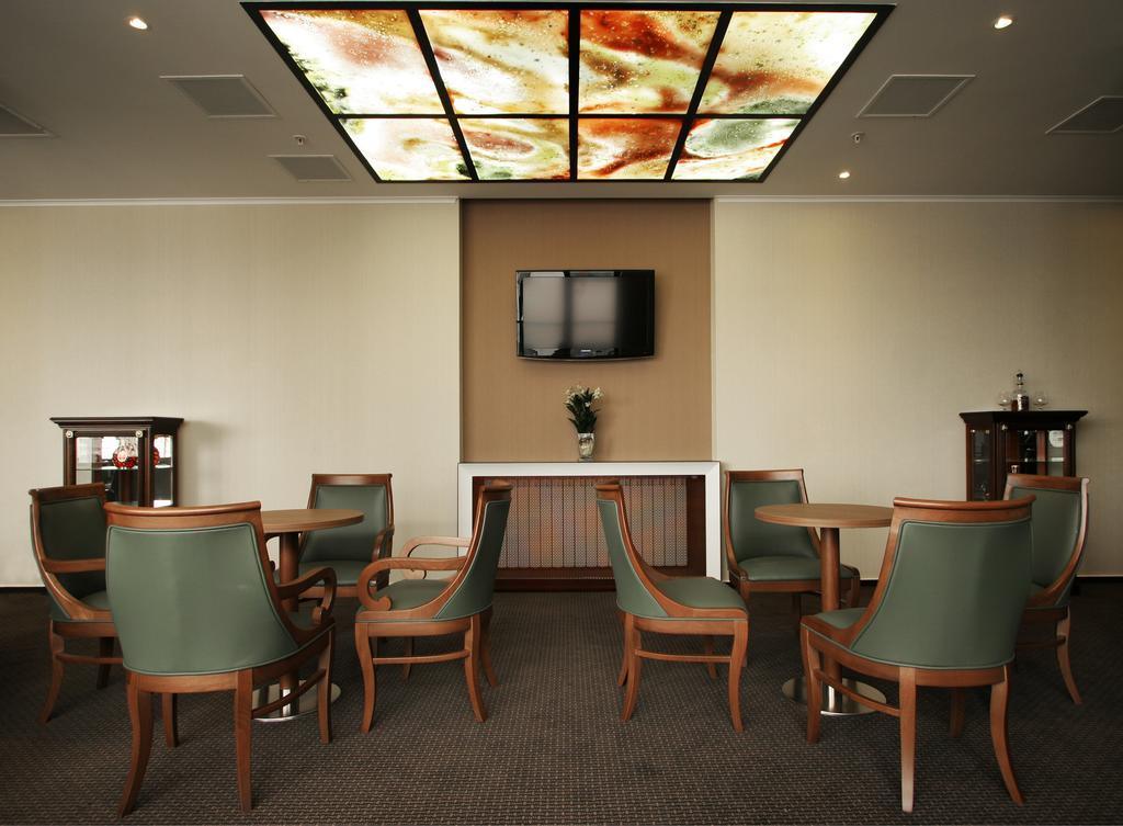 Premier Palace Spa Hotel Bucarest Exterior foto A 3D rendering of a room with a translucent ceiling